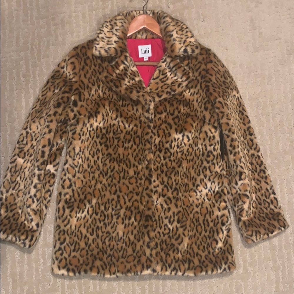 Soft Leopard Coat - Picture 3 of 3